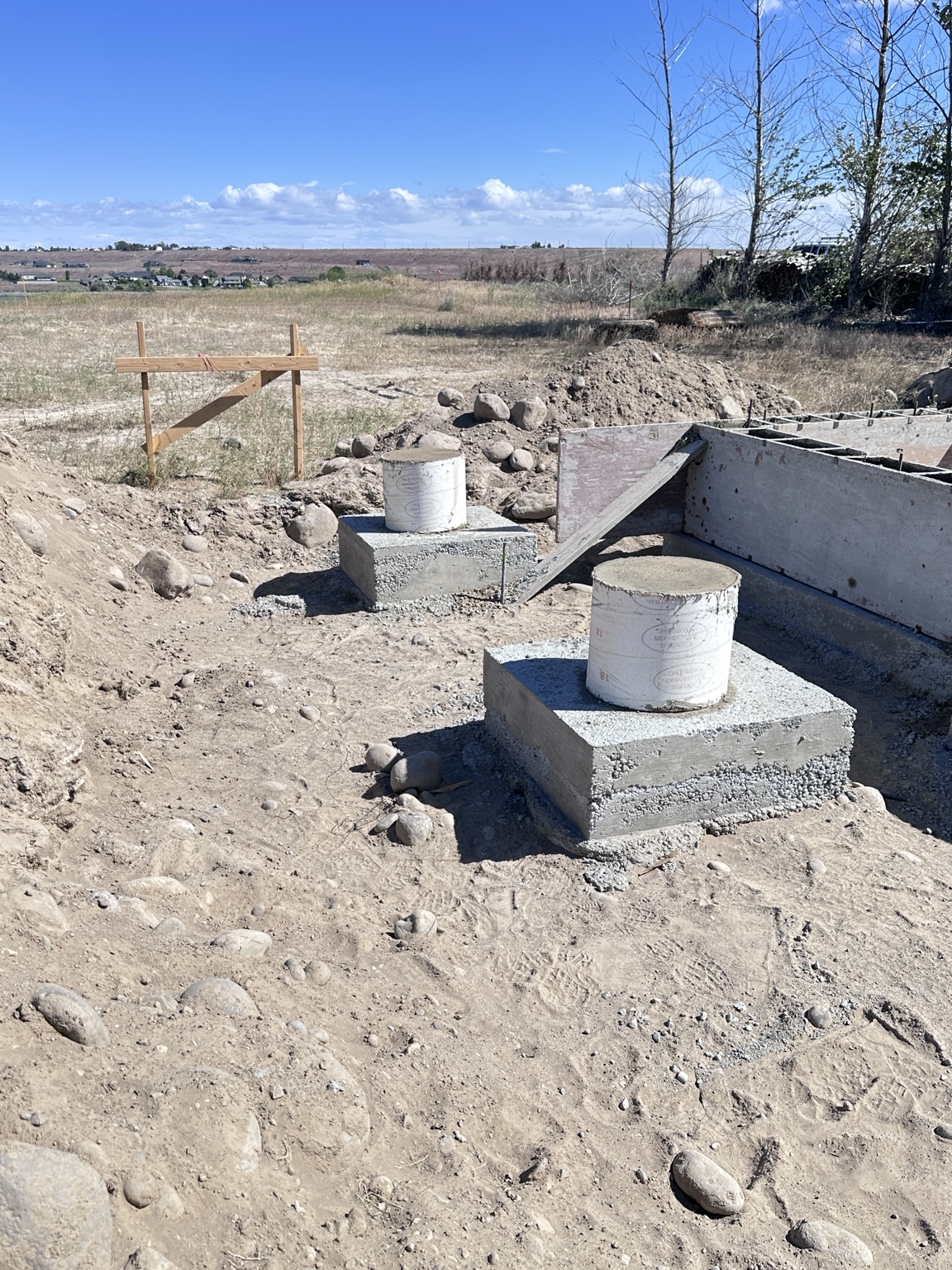 Concrete column footings and foundation walls