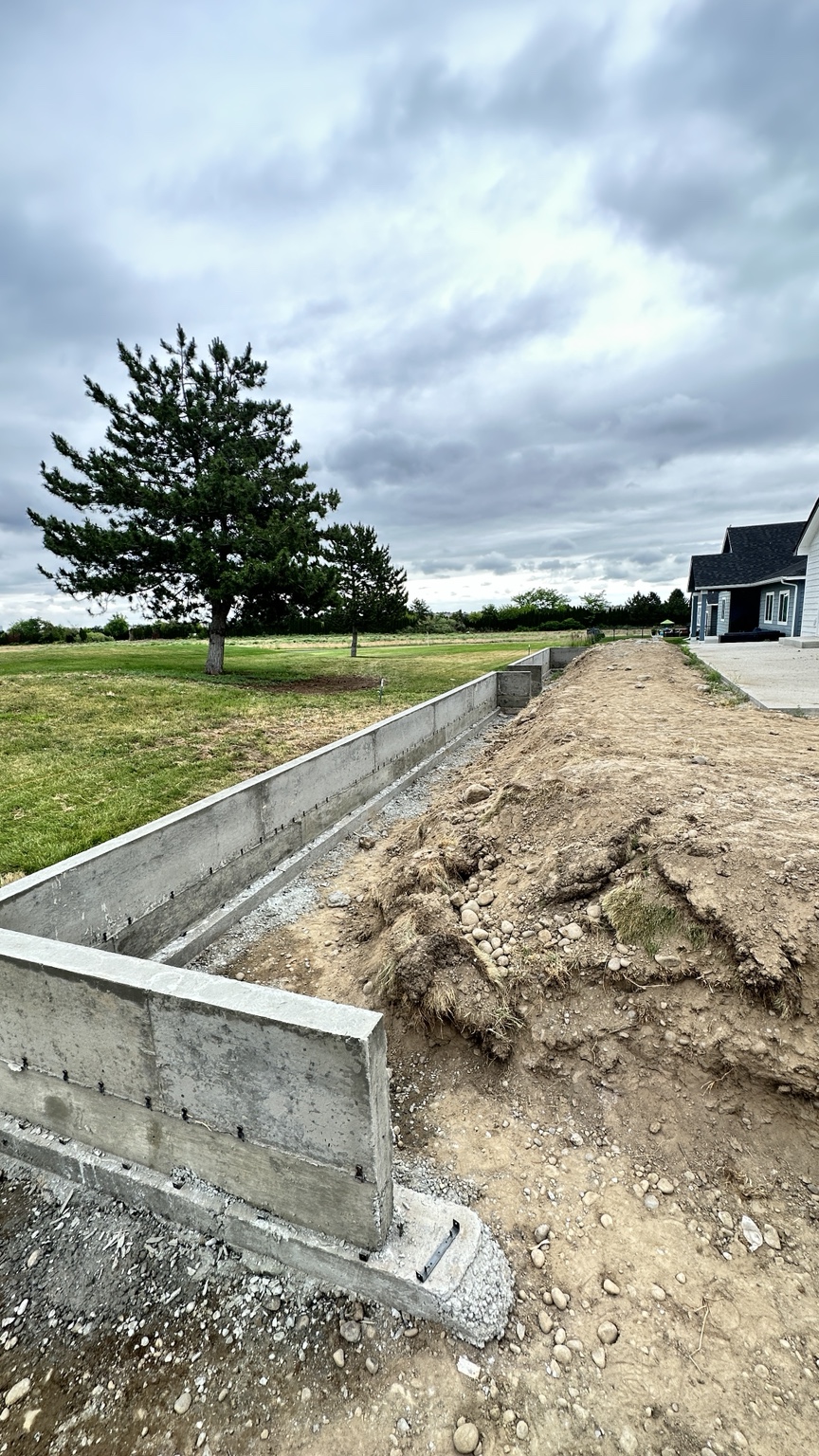 Foundation wall and excavation work
