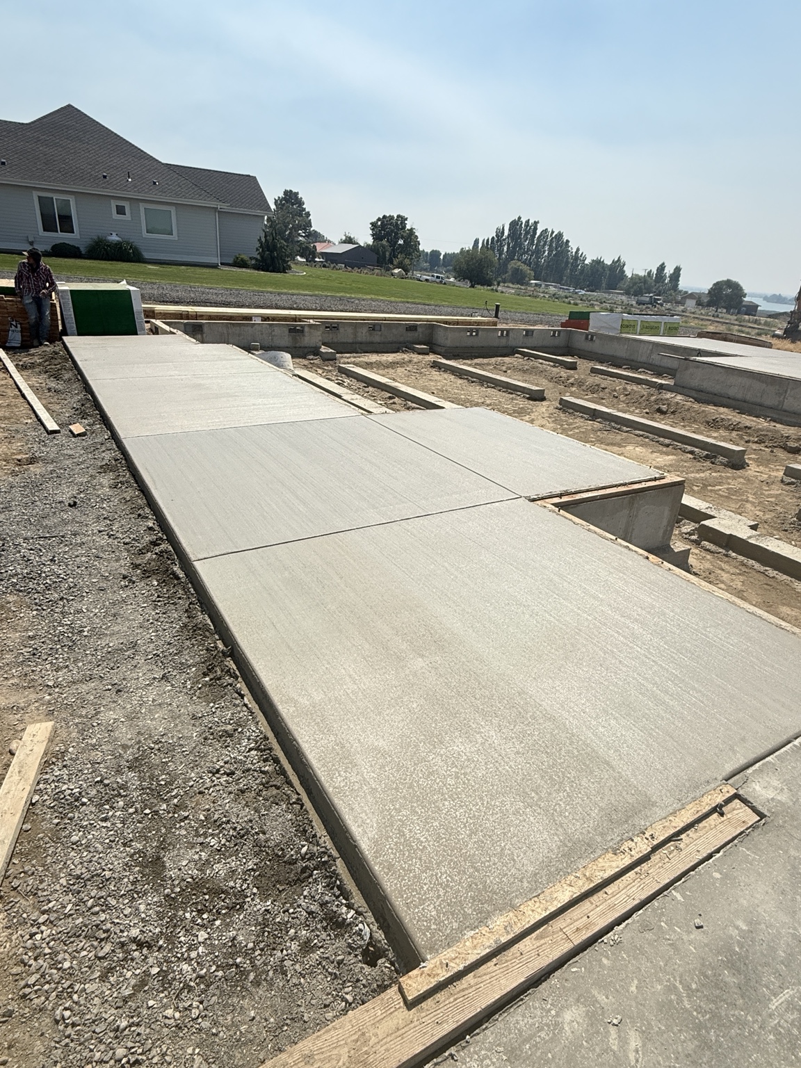Foundation and adjoining flatwork